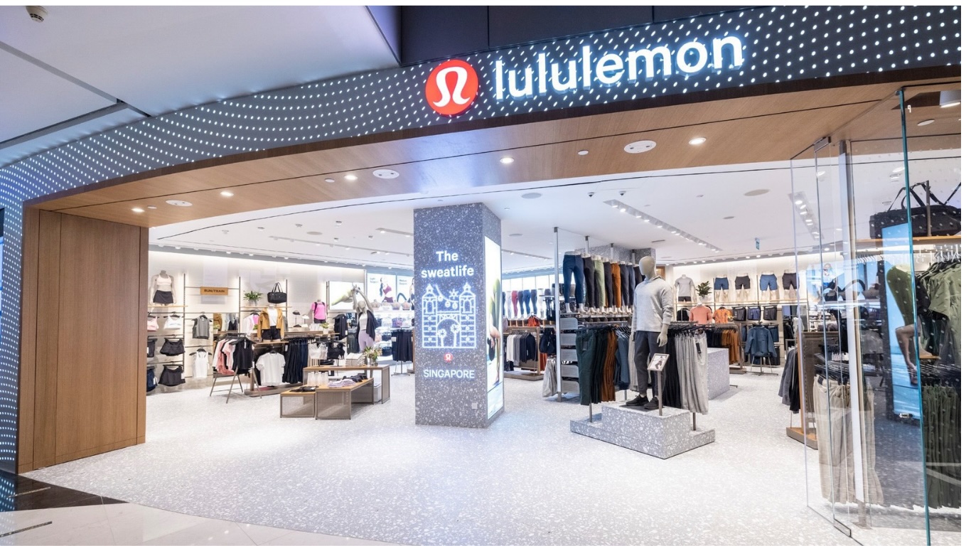 Lululemon พลิกเกมแฟชั่นสายสุขภาพ จากโยคะสู่เวทีโลก