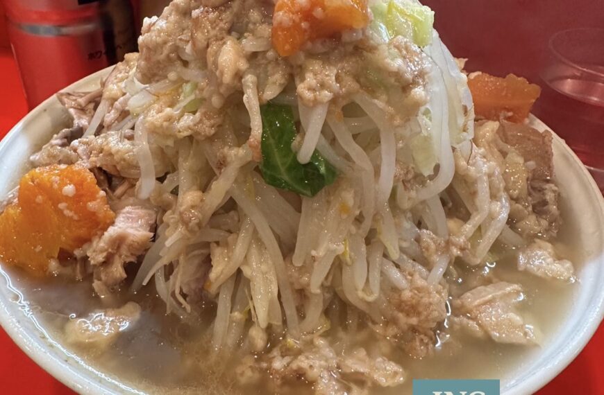 ราเม็งชามใหญ่ของ Ramen Jiro