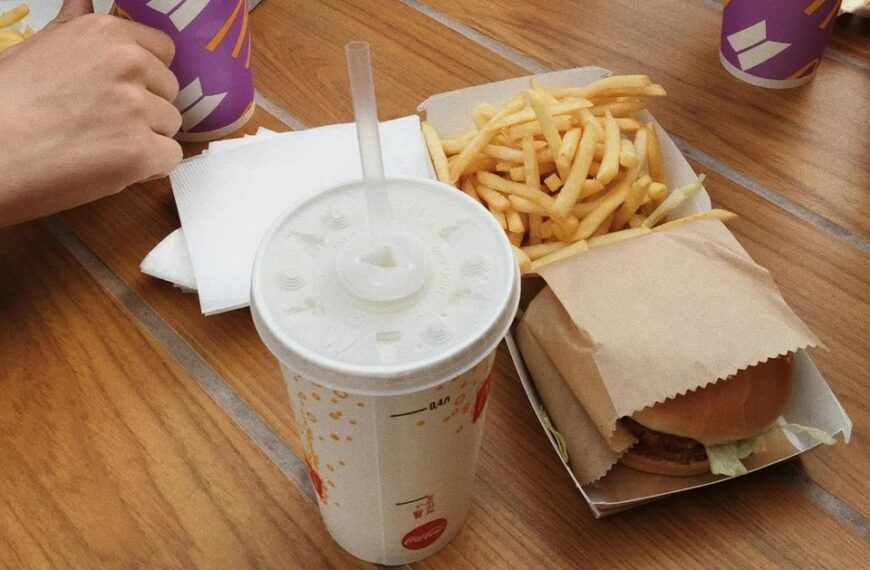 ฝาเครื่องดื่มดีไซน์ใหม่ของแมคโดนัลด์ญี่ปุ่นแบบไม่ต้องใช้หลอด ผลิตจากพลาสติกรีไซเคิล เริ่มใช้ 19 พ.ย. 2025